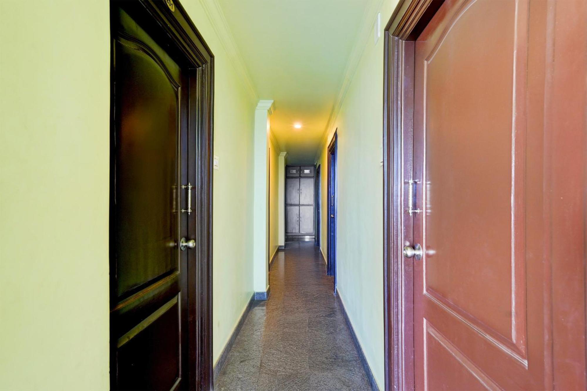 Hotel O Sr Residency ตีรูปาติ ภายนอก รูปภาพ